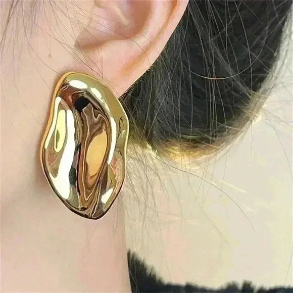 Gold Women's Irregular Unique Metal Stud Earrings - Picture 2 of 3